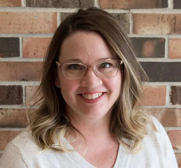 Sara Earleywine headshot